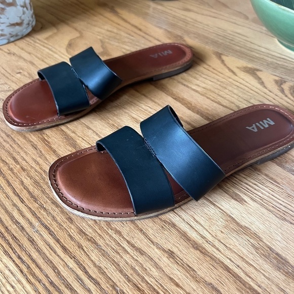 Mia Sandals Women’s 10 Black Slides Slip On Shoes - Picture 2 of 5